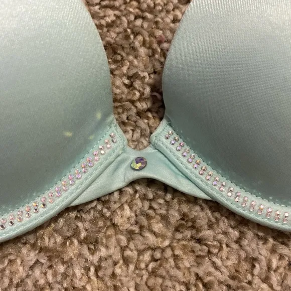 2 victoria secret push up bras
