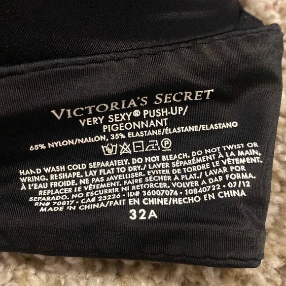 2 victoria secret push up bras