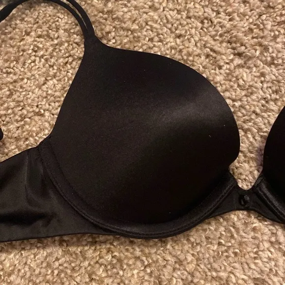 2 victoria secret push up bras