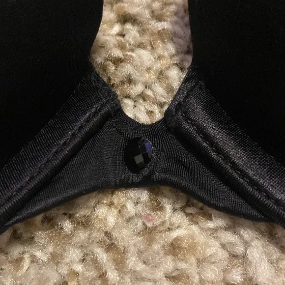 2 victoria secret push up bras