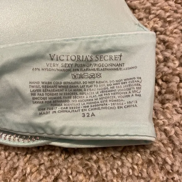 2 victoria secret push up bras