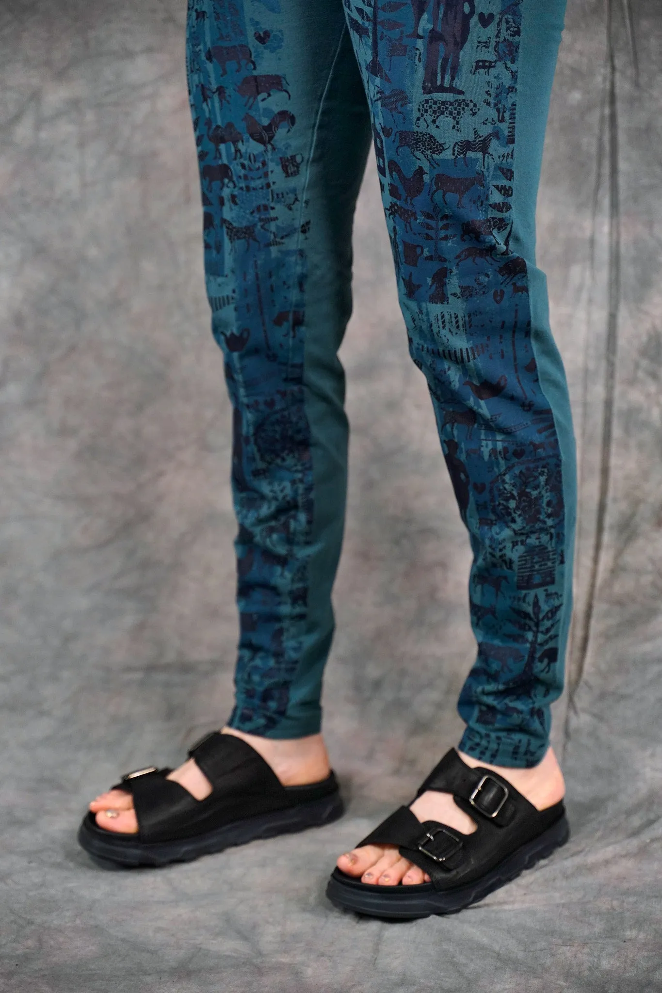 3136 Handprinted Heavyweight Legging Hypnea Artifact Garden