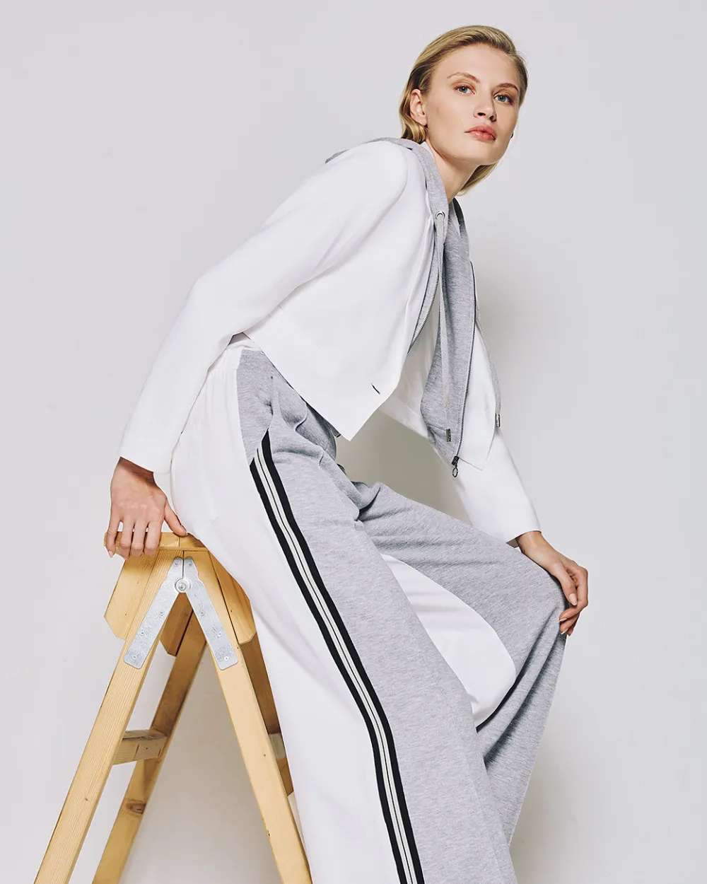 Access Fashion Cropped Blazer With Detachable Hood
