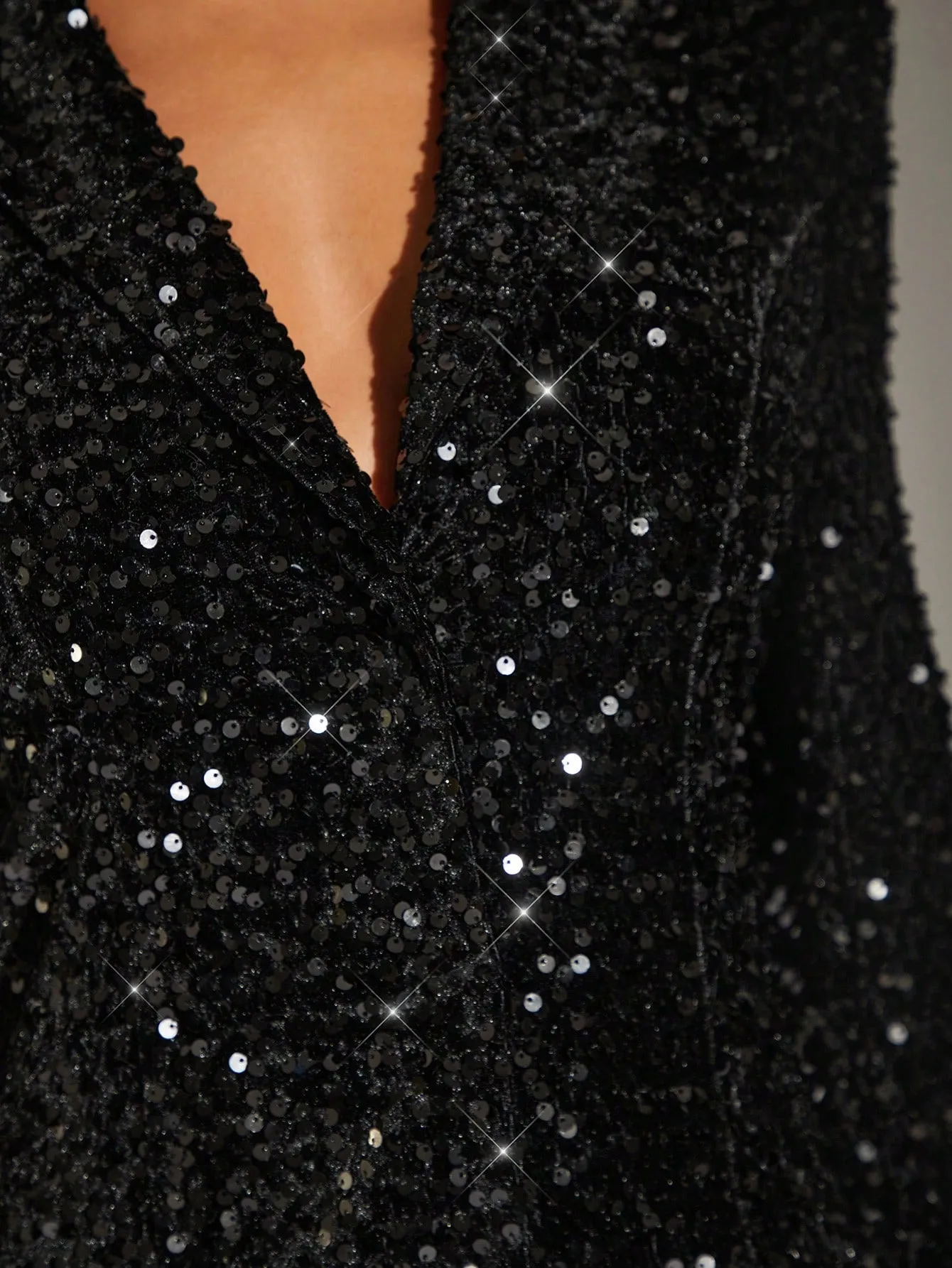 Cherry Vibes: Vestido estilo blazer con lentejuelas en CR