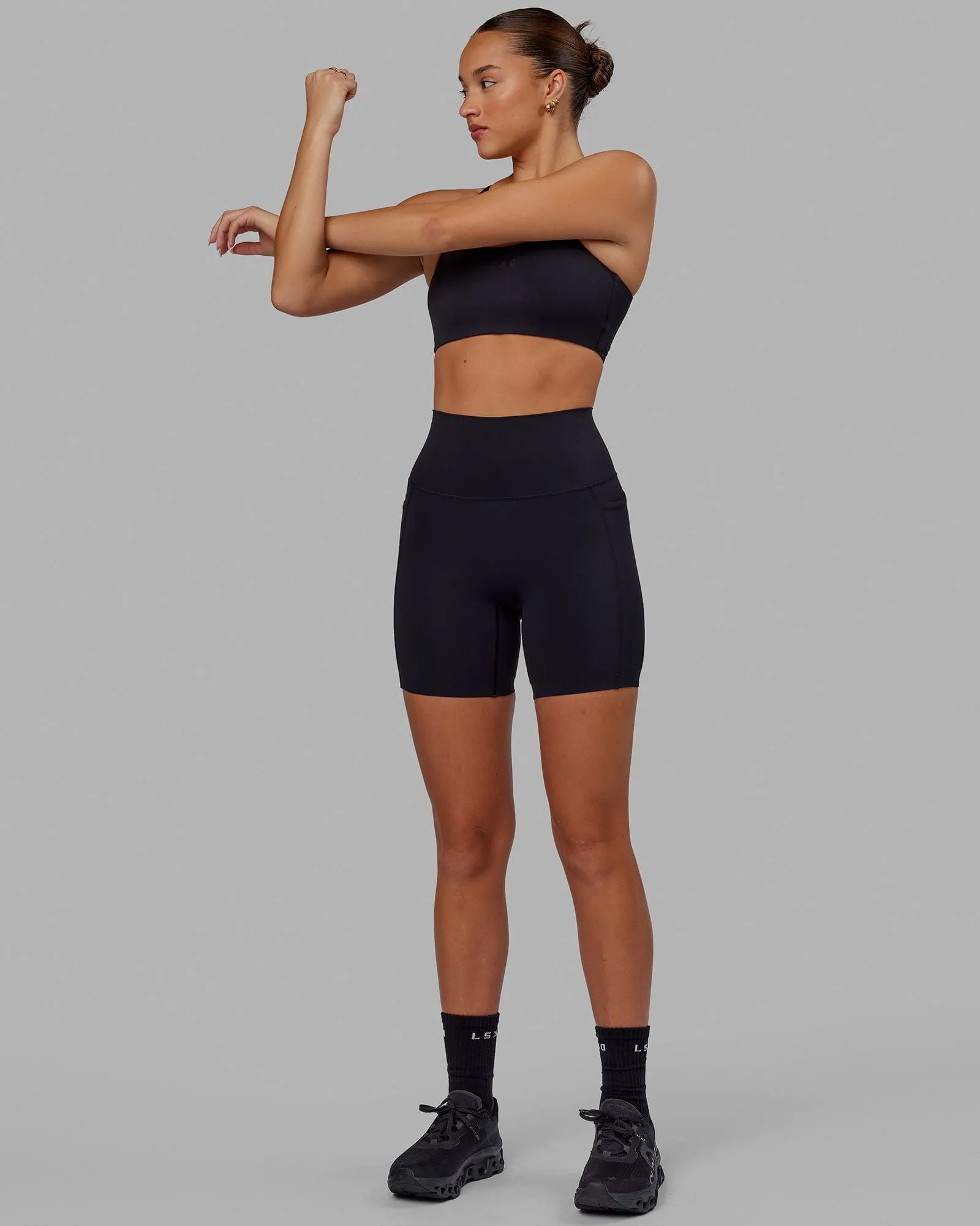 Elixir Mid Short Tight With Pockets - Black