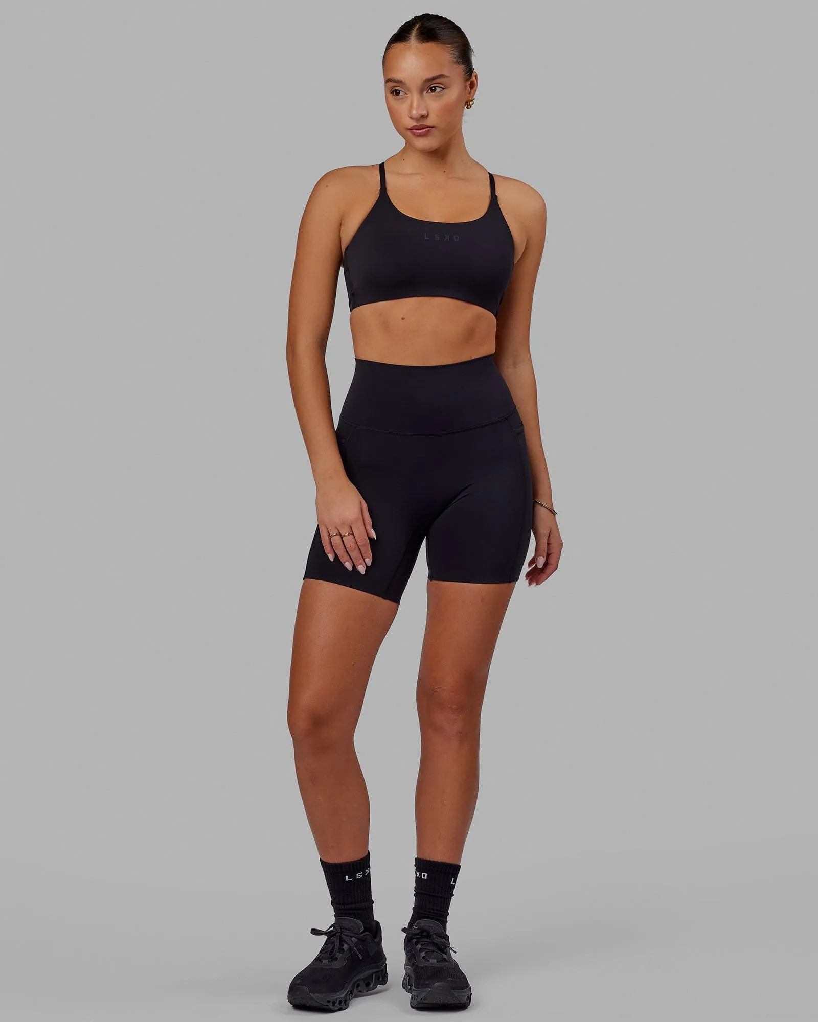Elixir Mid Short Tight With Pockets - Black