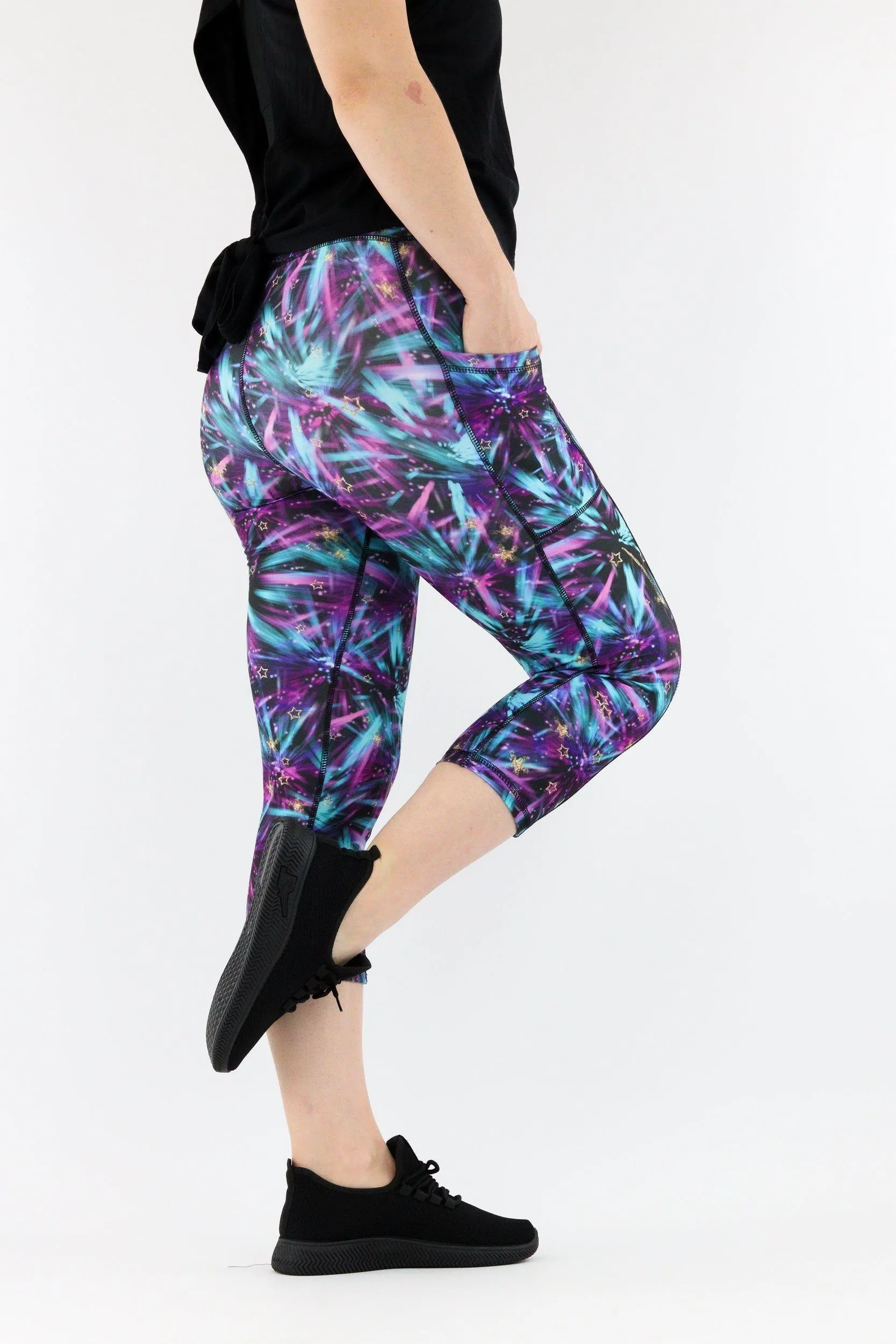Firework Sky - Hybrid 1.0 - Leg Pockets - Capri Leggings