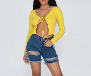 Hand-worn high waist denim shorts