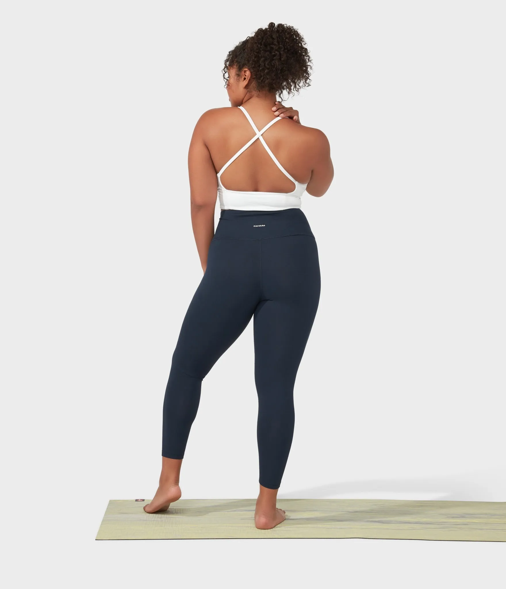 Manduka Apparel - Women's Foundation Legging - High Rise 7/8 W/Media Pocket - Navy