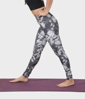 Manduka Apparel - Women's Performance Legging - High Rise Printed - Tie Dye Camo Black & White