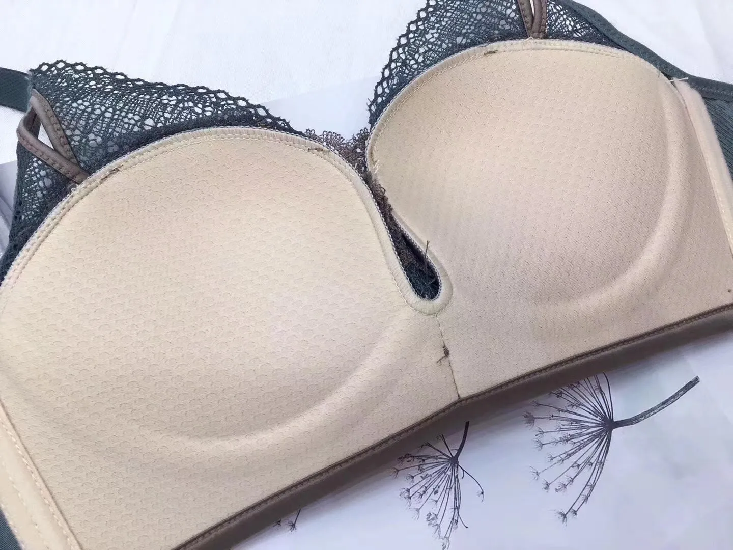 Retro Wireless Adjustable Lace V-neck Seamless Vest Bras