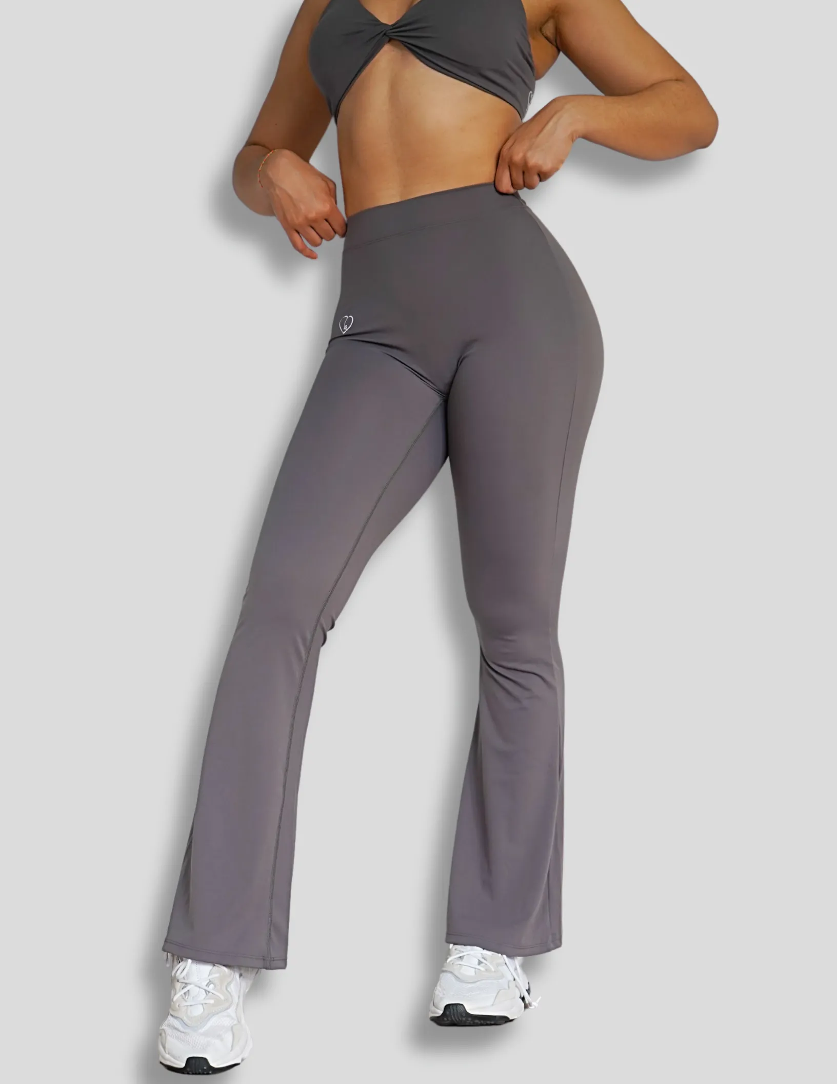 V-Sculpt Flare Leggings | Charcoal