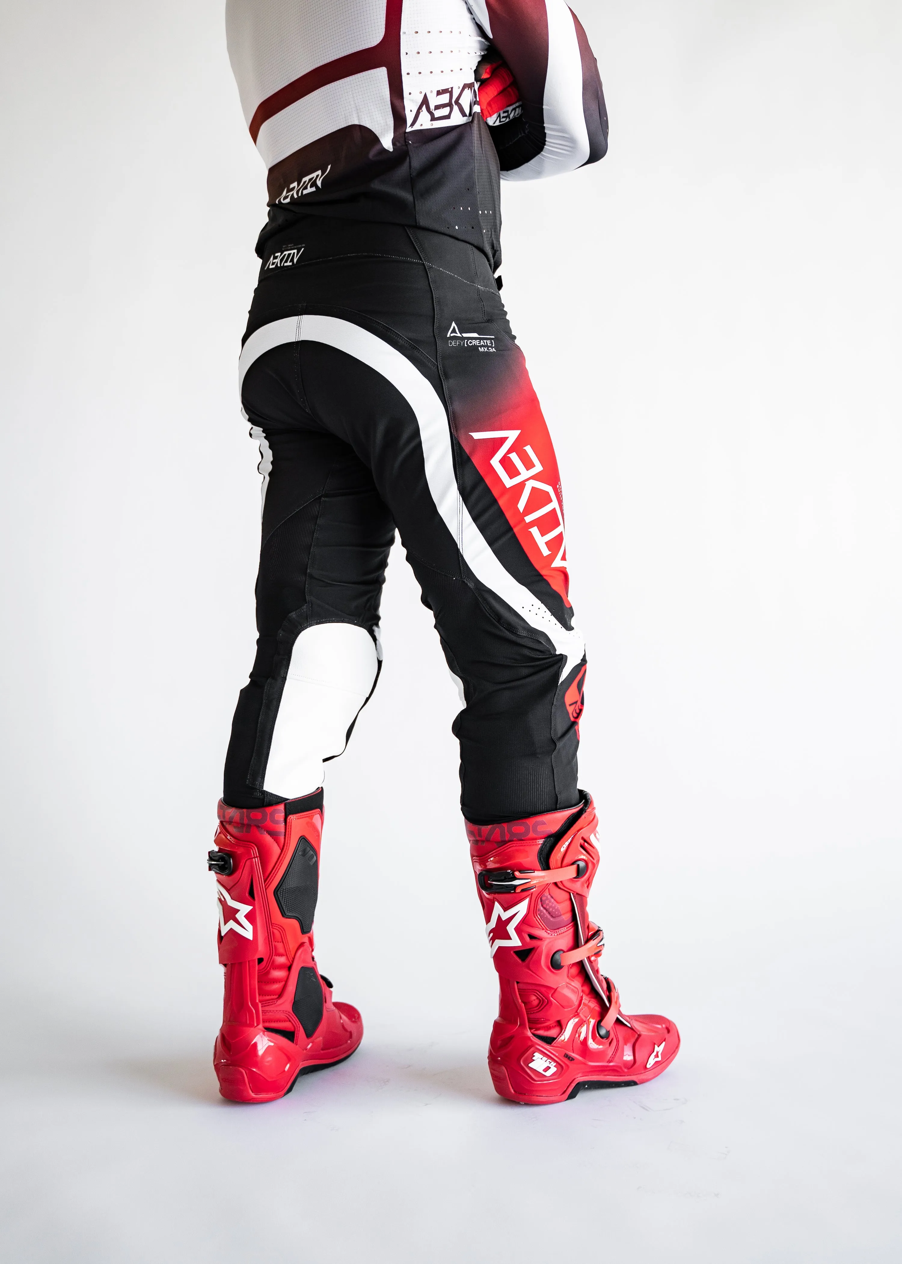 VAPR Jet Black / Red Pants