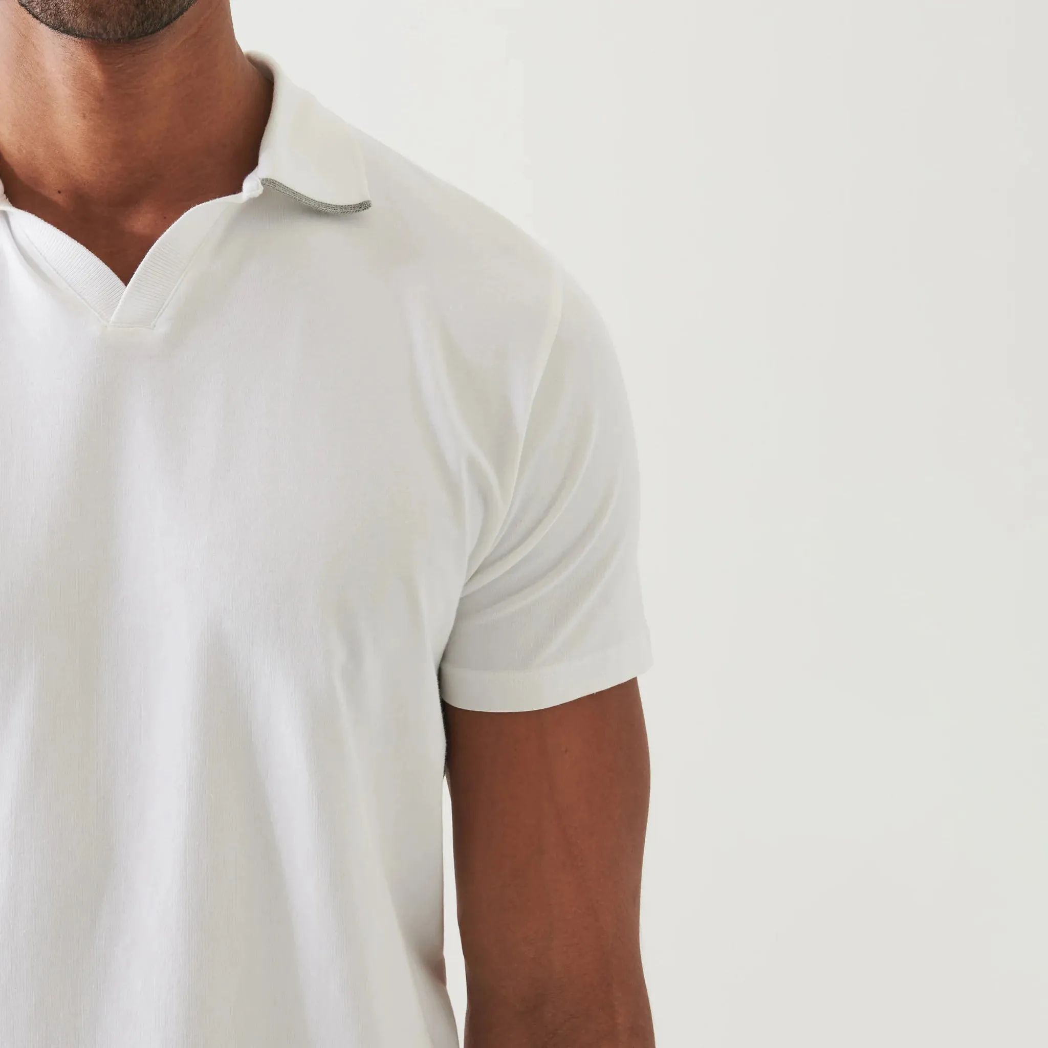 White Tipped Iconic Pima Cotton Stretch Open Polo Shirt - Patrick Assaraf