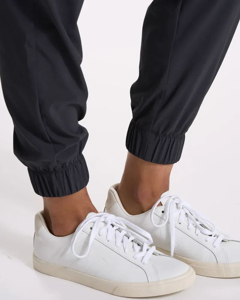 Women's Villa Jogger